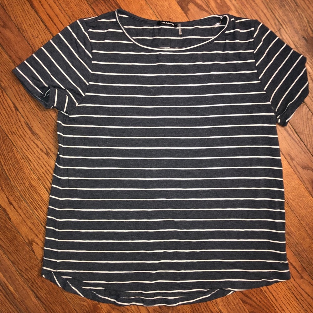 Pink Clover navy button back top XL